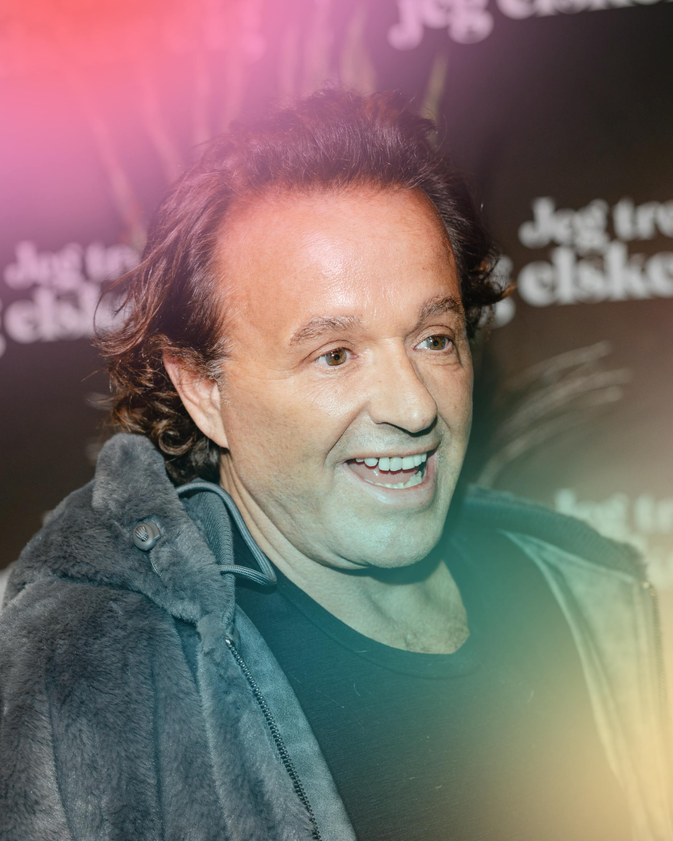 Denne mand er lykkelig. Her kommer det bedste til din weekend