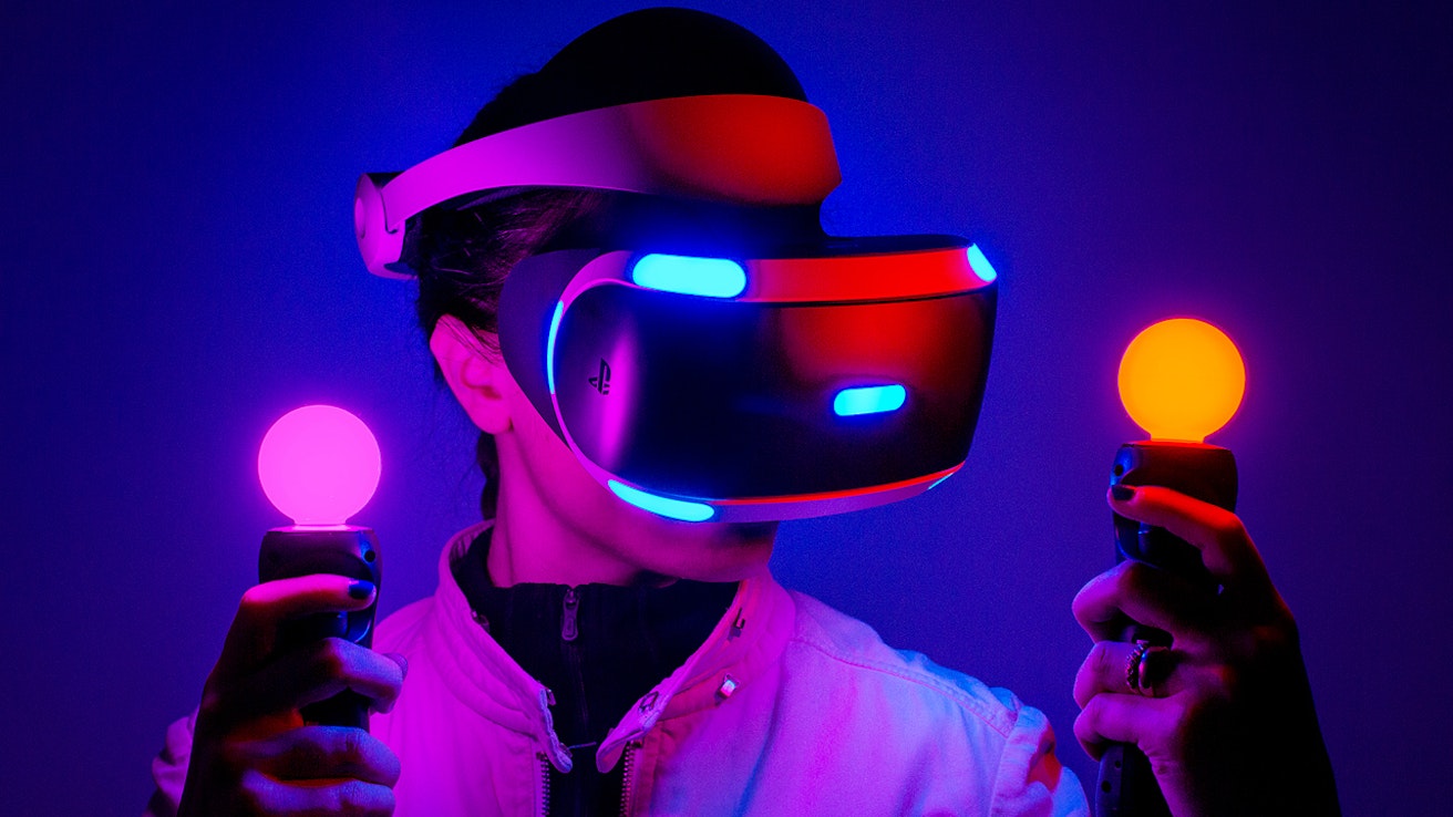 Virtual reality er fremme i butikkerne og den kan langt om længe få din hjerne at hoppe på næsten